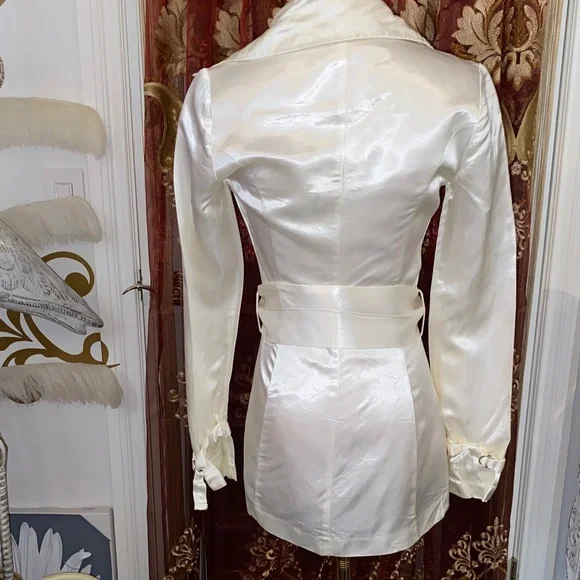 Vintage Off White Satin Blazer - Picture 11 of 17